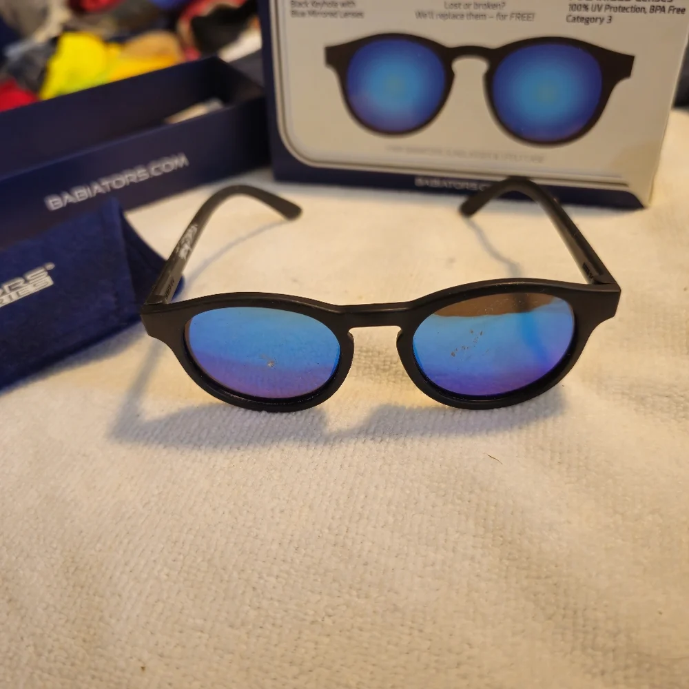 Babiators POLARIZED 100% UV PROTECTION Sunglasses BPA FREE Blue Mirrored Age 3-5